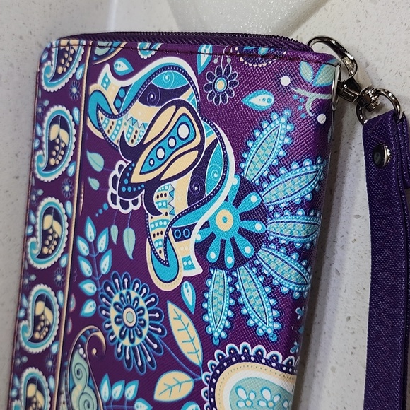 Zipped Wallet organizer. NEW with tags. - Picture 6 of 7